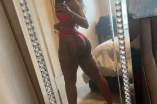 ✨✨✨NEW IN TOWN✨✨✨ TIGHTEST PŨSSY YOUVE EVER HAD GUARANTEED✨✨✨ - Image 1